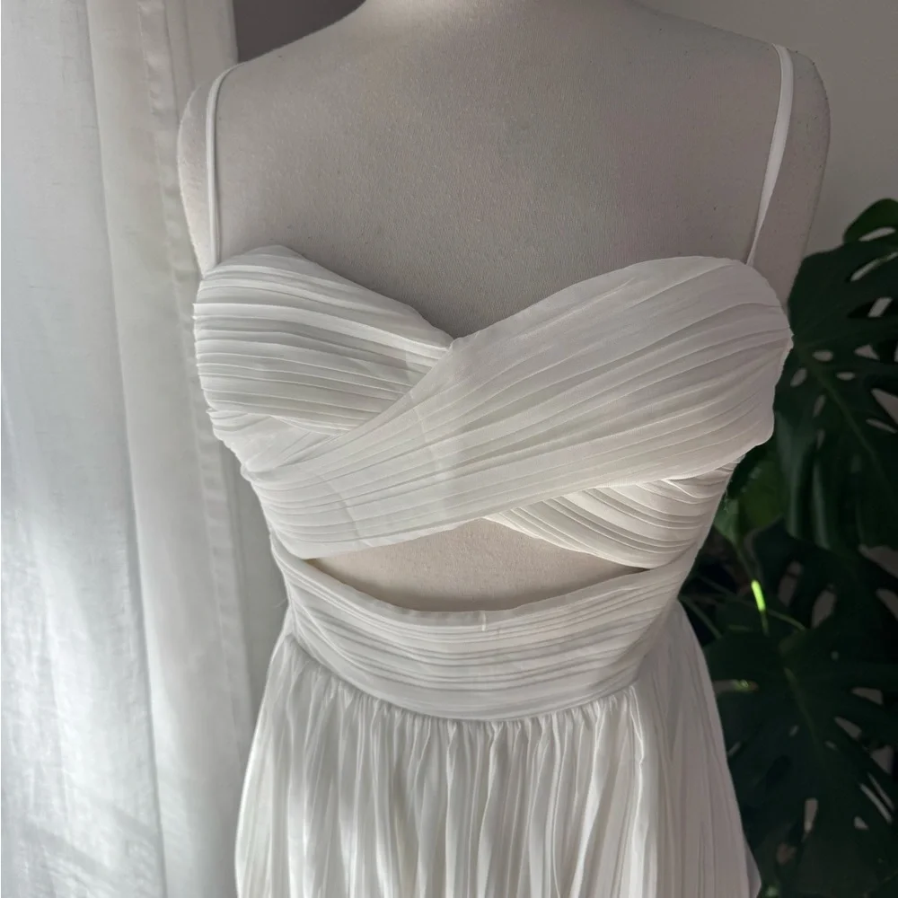 Lulus White Pleated Lace-Up Cutout Maxi Dress NWT — M & L - Picture 3 of 7